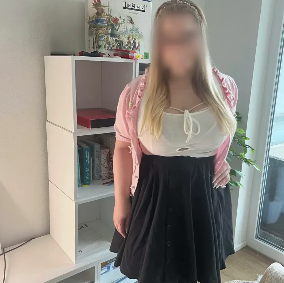 Abigail, 32