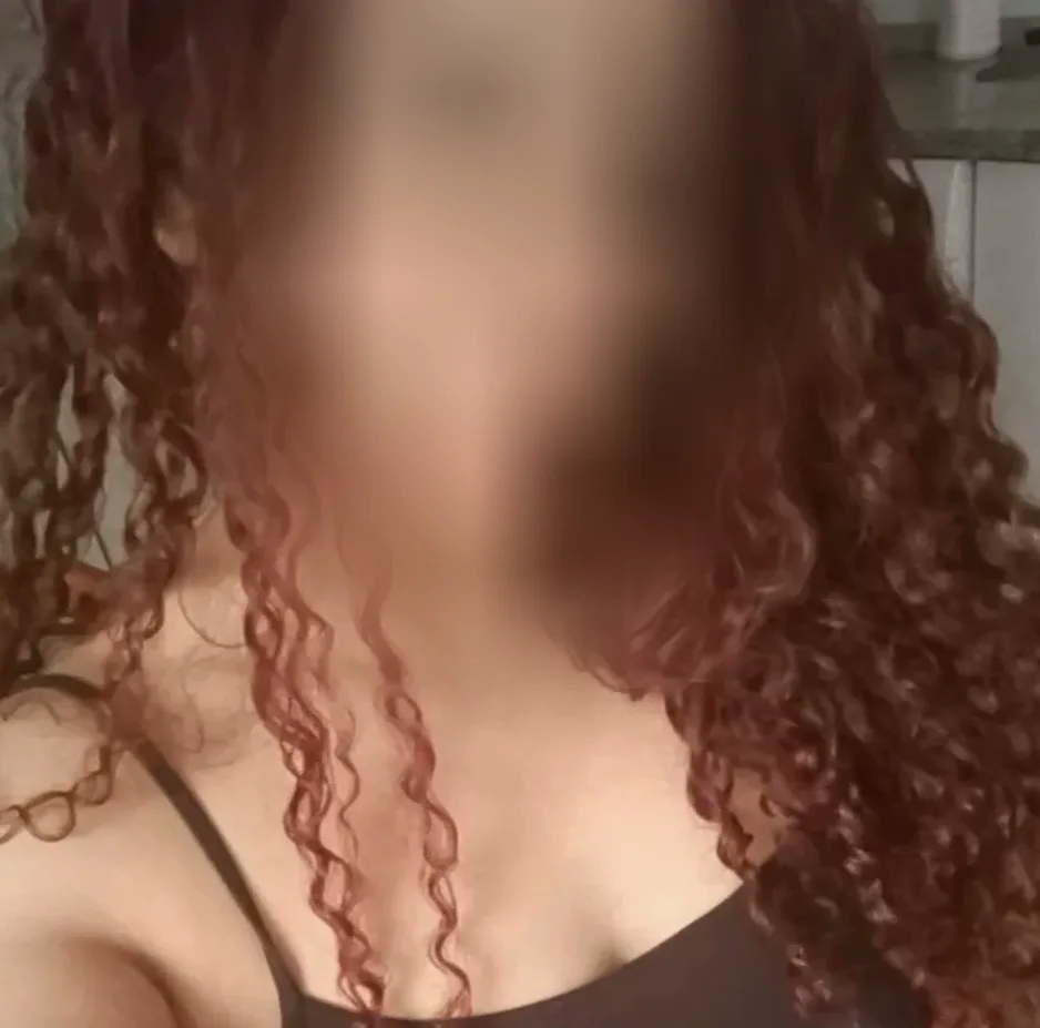 Ewa, 25