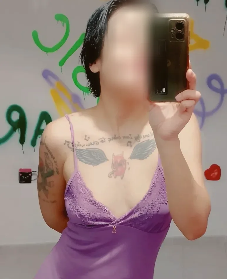 Isla, 21