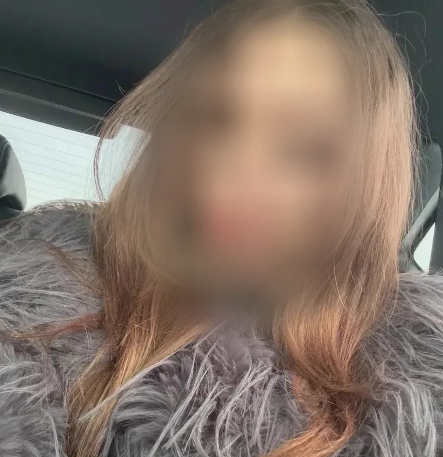 Olivia, 19