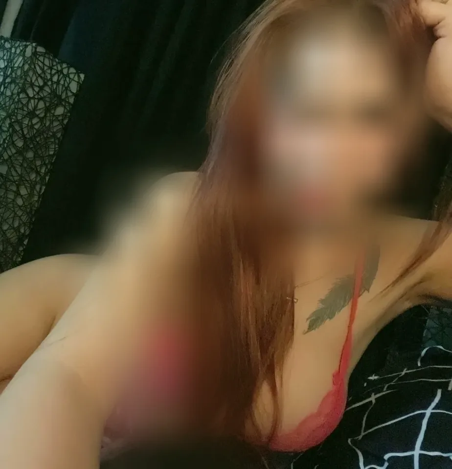 Rebecca, 31